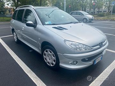 Peugeot 206 1.4 benzina anno 2007 neopatentati