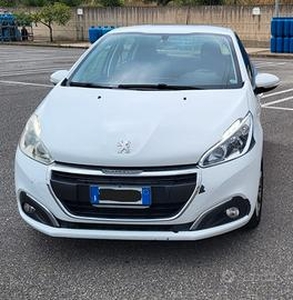 Peugeot 208 - 2016