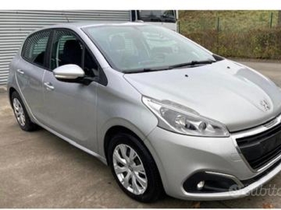 Peugeot 208 PureTech 68 5 porte Active Navi PDC