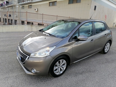 Peugeot 208 VTi 82 CV 5 porte Active usato