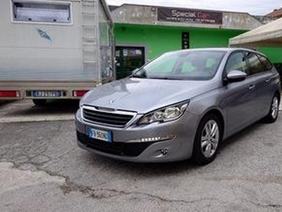 Peugeot 308 1.6 bluehdi EAT6