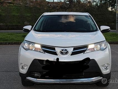 Suv toyota rav 4 anno 2013