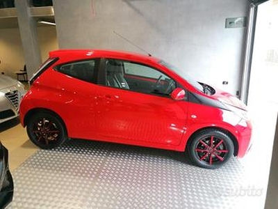 Toyota Aygo 1.0 VVT-i 69 CV 3 porte x-cool TSS