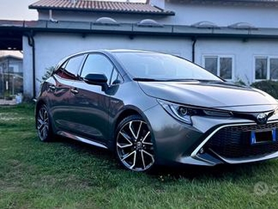 Toyota Corolla 2.0h Lounge cvt