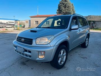 TOYOTA RAV 4 2.0 D 2003 12 MESI DI GARANZIA