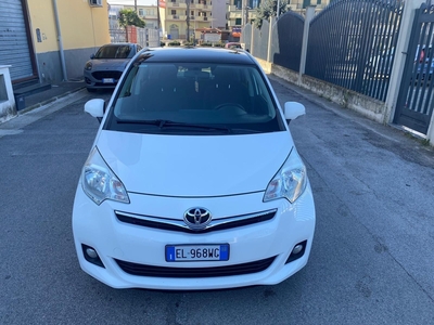 Toyota Verso-S 1.3 MT Lounge usato