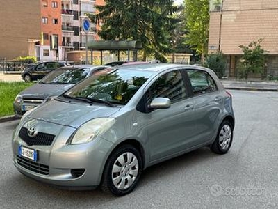 Toyota Yaris 1.0 5 porte