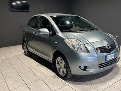 Toyota Yaris 1.0 Benzina Ideale Neopatentati