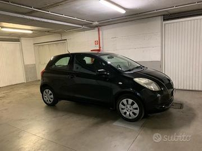 TOYOTA YARIS 1000 sol 2008