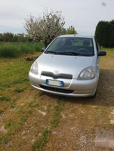 TOYOTA Yaris - 2001 - MACCHINA PER NEOPATENTATI