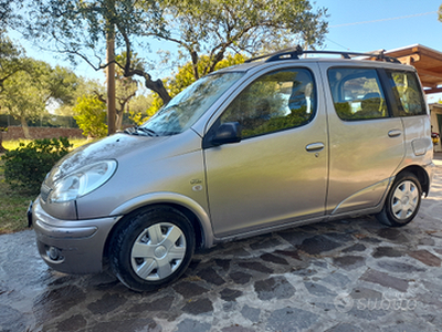 Toyota yaris verso