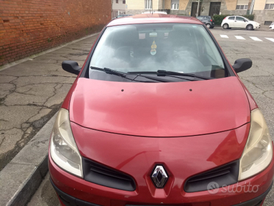 Vendesi clio 1.2 benzina