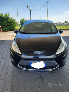 Vendo Ford Fiesta 1.2 benzina Titanium 5 porte