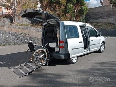 Volkswagen Caddy Pianale ribassato con rampa per d