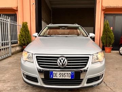 Volkswagen Passat 3.2 V6 4mot. DSG 71 mila km