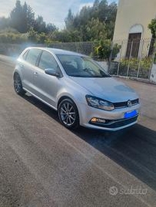 VOLKSWAGEN Polo 2016