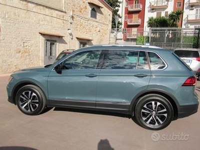 Volkswagen Tiguan 2.0 TDI SCR DSG Business BlueMot