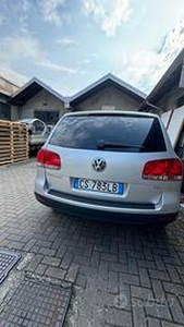 VOLKSWAGEN Touareg - 2005