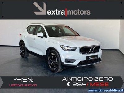 Volvo Altro XC40 D3 AWD MOMENTUM Follonica