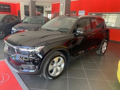 VOLVO XC40 (2017-->)