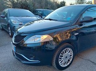 Lancia Y 1.2 69 CV 5 porte GPL OK Neopatentati