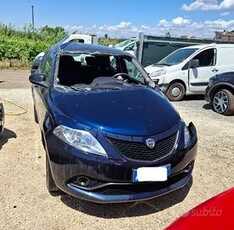 Lancia Ypsilon 1.2 benzina anno 2018 incidentata