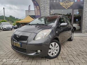 Toyota Yaris 1.0 3p / OK NEOPATENTATI.