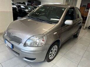 Toyota Yaris 16V cat 3 porte Sol usato