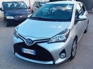 Toyota yaris 5P-1.4/c.aut-hybrid full-2017