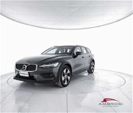 Volvo V60 Cross Country D4 AWD Geartronic Pro del 2019 usata a Corciano