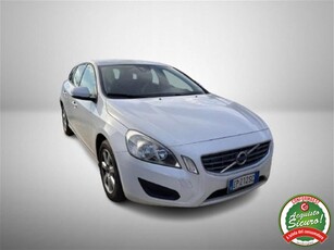 Volvo V60 D2 1.6 Momentum usato