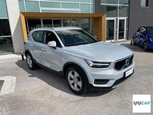 Volvo XC40 D3 AWD Momentum usato