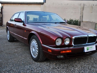 Jaguar XJ 4.0