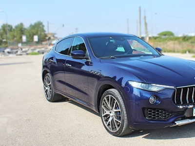 Maserati Levante V6 430 CV