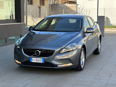 Volvo V40 D2