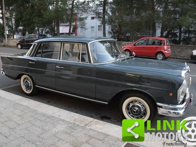 1960 | Mercedes-Benz 220 SE b