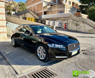 JAGUAR XF 3.0 D V6 300 CV aut. Prestige Business Usata