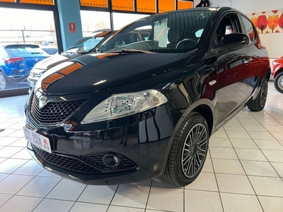 Lancia Ypsilon 1.0 FireFly