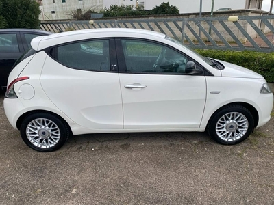 Lancia Ypsilon 1.2 69 CV 5 porte GPL Ecochic Gold