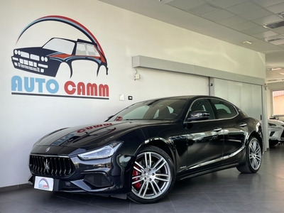 Maserati Ghibli 330 CV