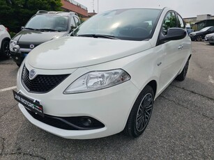 Lancia Ypsilon 1.0 FireFly