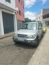 Mitsubishi Montero 2001