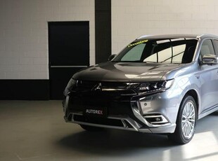 MITSUBISHI Outlander 2.4 MIVEC 4WD PHEV Diamond SDA Elettrica/Benzina