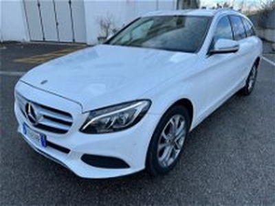 Mercedes-Benz Classe C Station Wagon 220 d Sport del 2017 usata a Rende