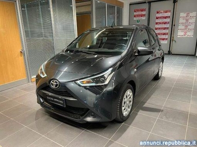 Toyota Aygo 1.0 VVT-i 72 CV 5 porte x-play Vercelli