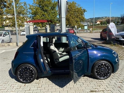 FIAT 500 ELECTRIC e 3+1 42 kWh La Prima