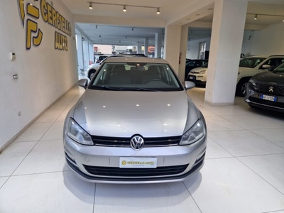 2013 VOLKSWAGEN Golf