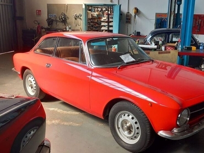 Usato 1970 Alfa Romeo GT Junior 1.3 Benzin 97 CV (24.000 €)