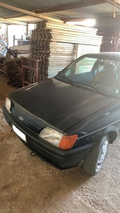 Usato 1995 Ford Fiesta 1.3 Benzin 58 CV (800 €)