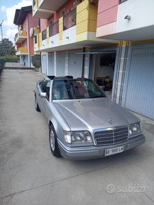 Usato 1995 Mercedes 200 2.0 Benzin 136 CV (15.000 €)